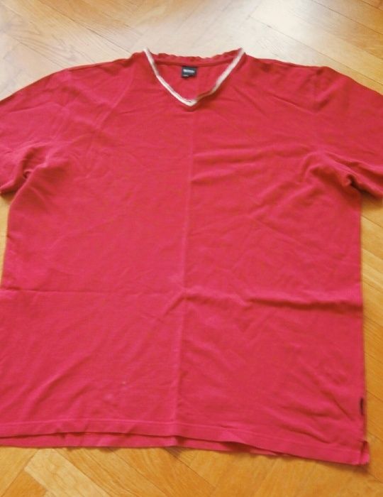 Продам футболку Hugo Boss.