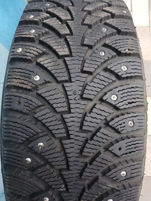 Продам шини шиповані Nokian Nordman