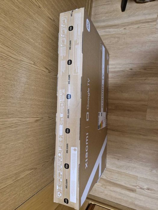 Smart TV nova, na caixa