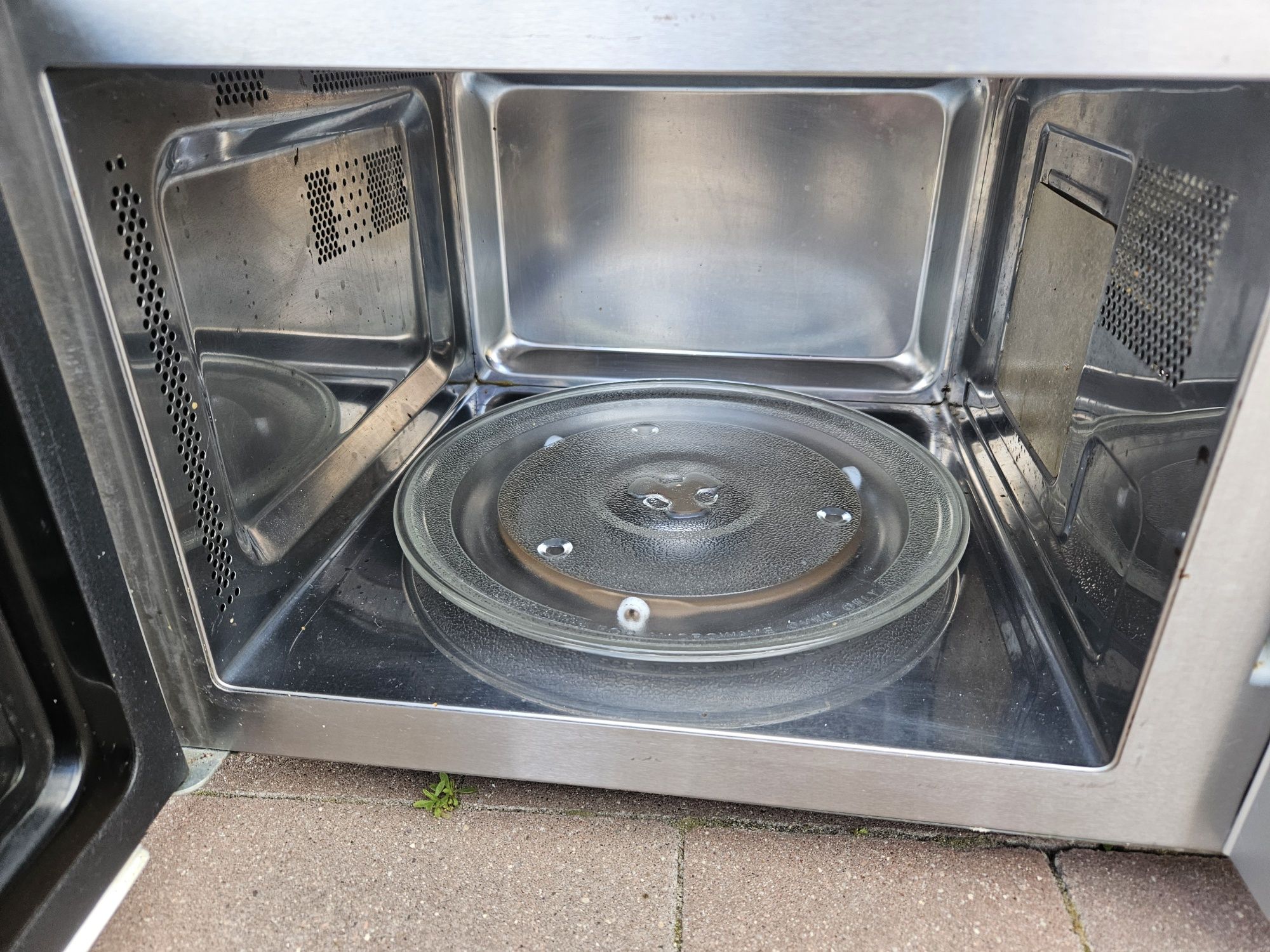 Mikrofalówka niemiecka z funkcją grilla 1300W
