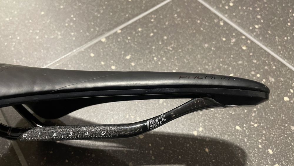 Siodelko rowerowe Specialized Phenom Pro Elaston karbon 155