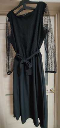 Жіноча сукня, чорного кольору