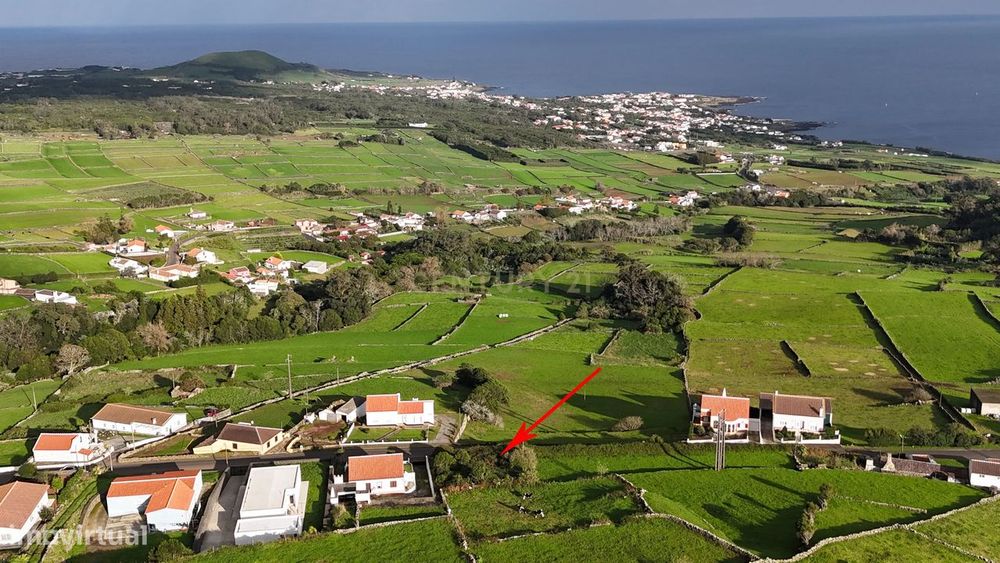 Terreno urbanizável na Ribeira Seca