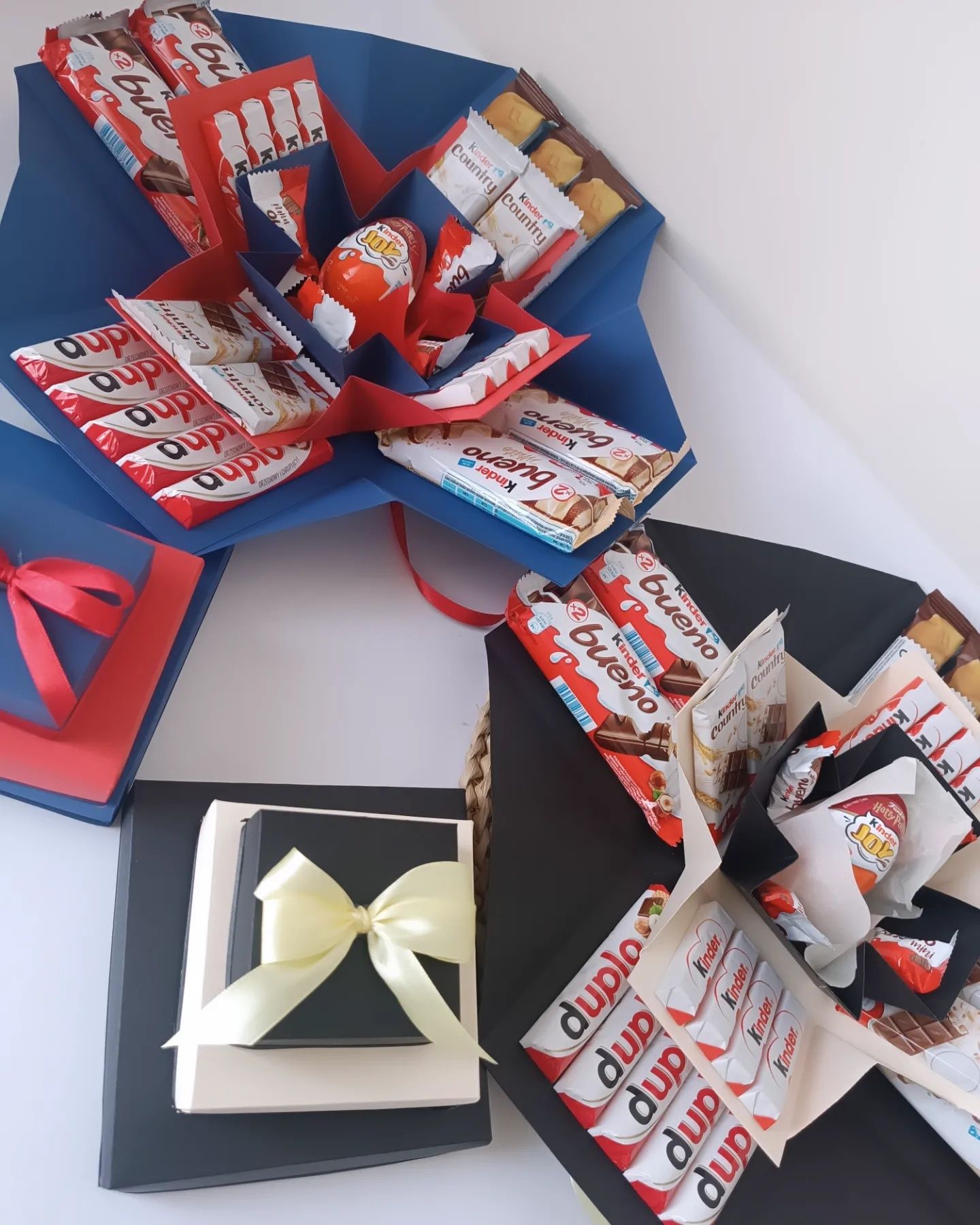 Box explosion Kinder słodycze