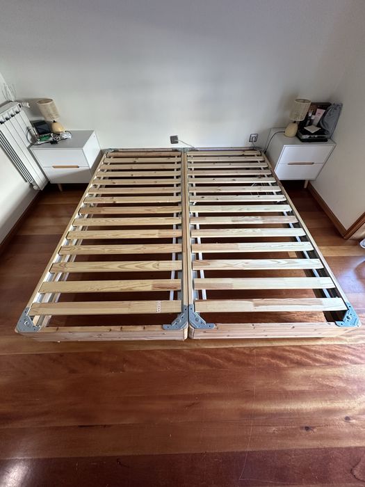 Estrado em perfeitas condiçoes 90x200 , 180x200 juntos