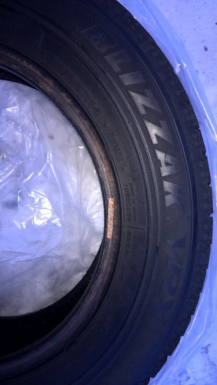 Bridgestone BLIZZAK VRX 14"