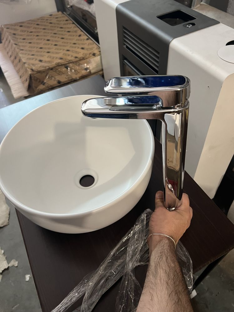 Movel Casa banho Novo com Lavatorio
