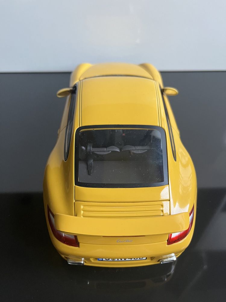 Porsche 911 Turbo модель 1:18 Norev