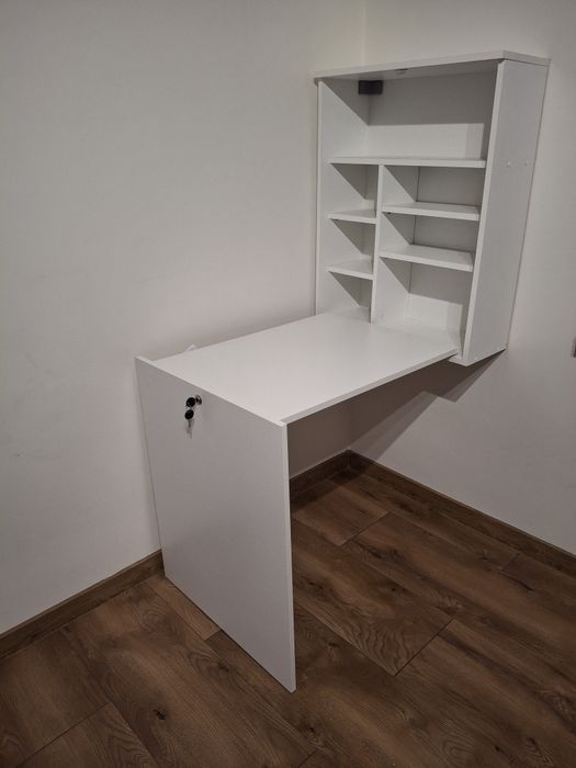 Składane biurko wiszące