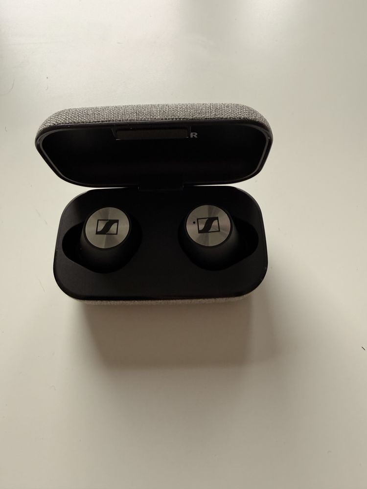 Sennheiser кейс для навушників