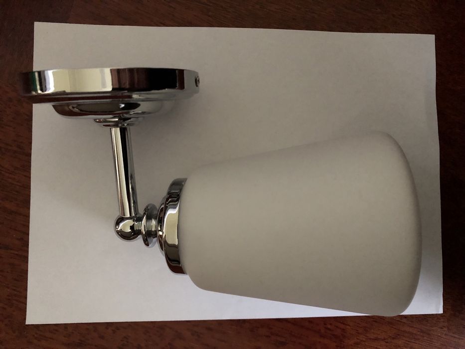 Kinkiet łazienkowy nad lustro