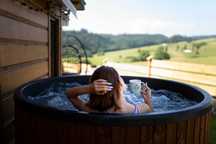 Domek w górach nad jeziorem Czorsztyńskim jacuzzi sauna kominek