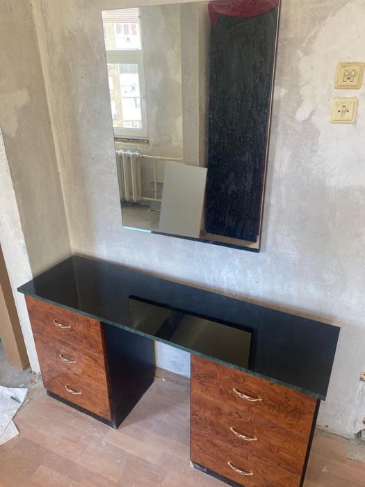 Мебли в спальню в хорошем состоянии