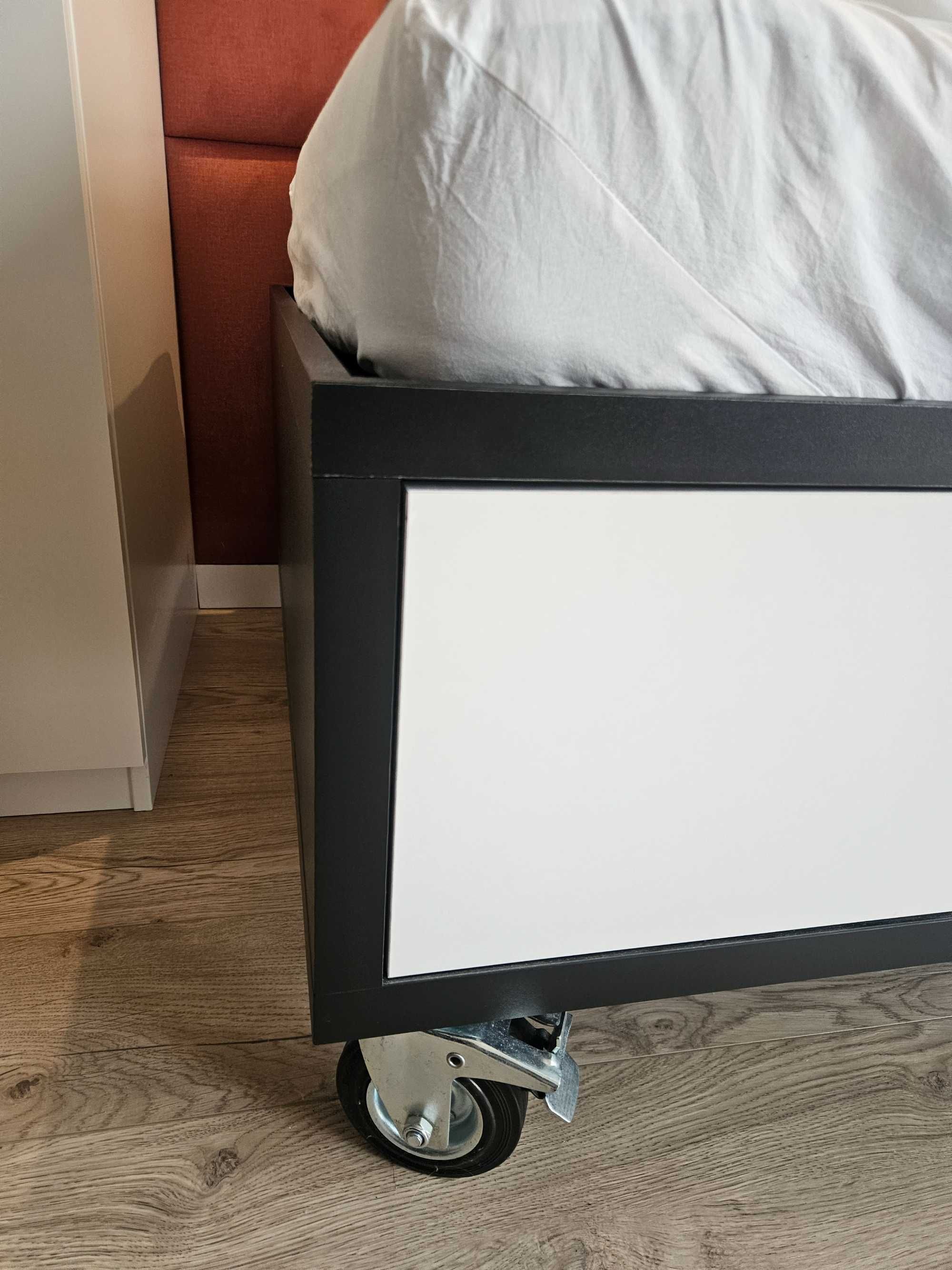 2 łóżka designerskie na kółkach / 2 custom made designer beds