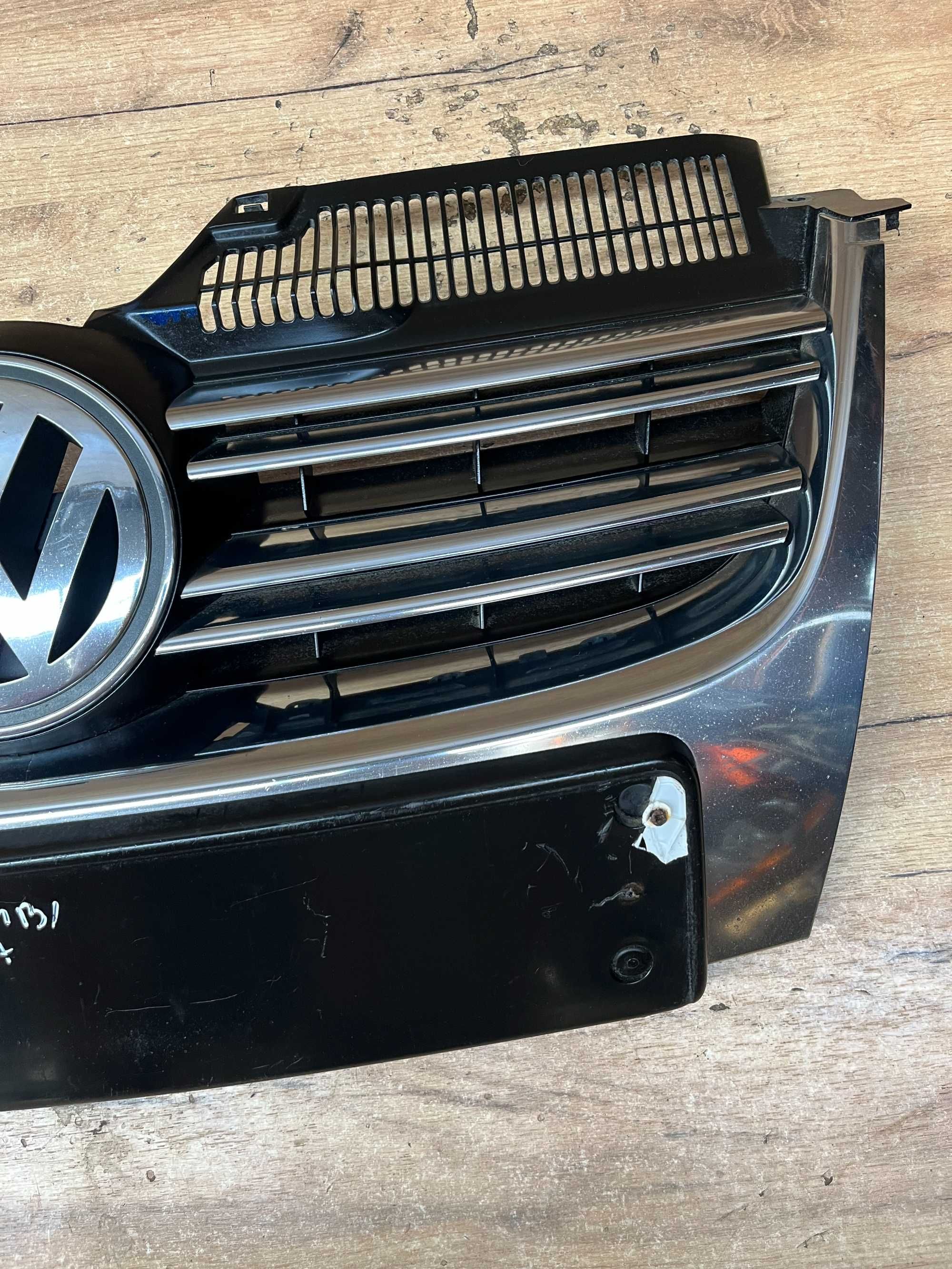 Grill atrapa zderzaka Golf 5 Kombi / Jetta