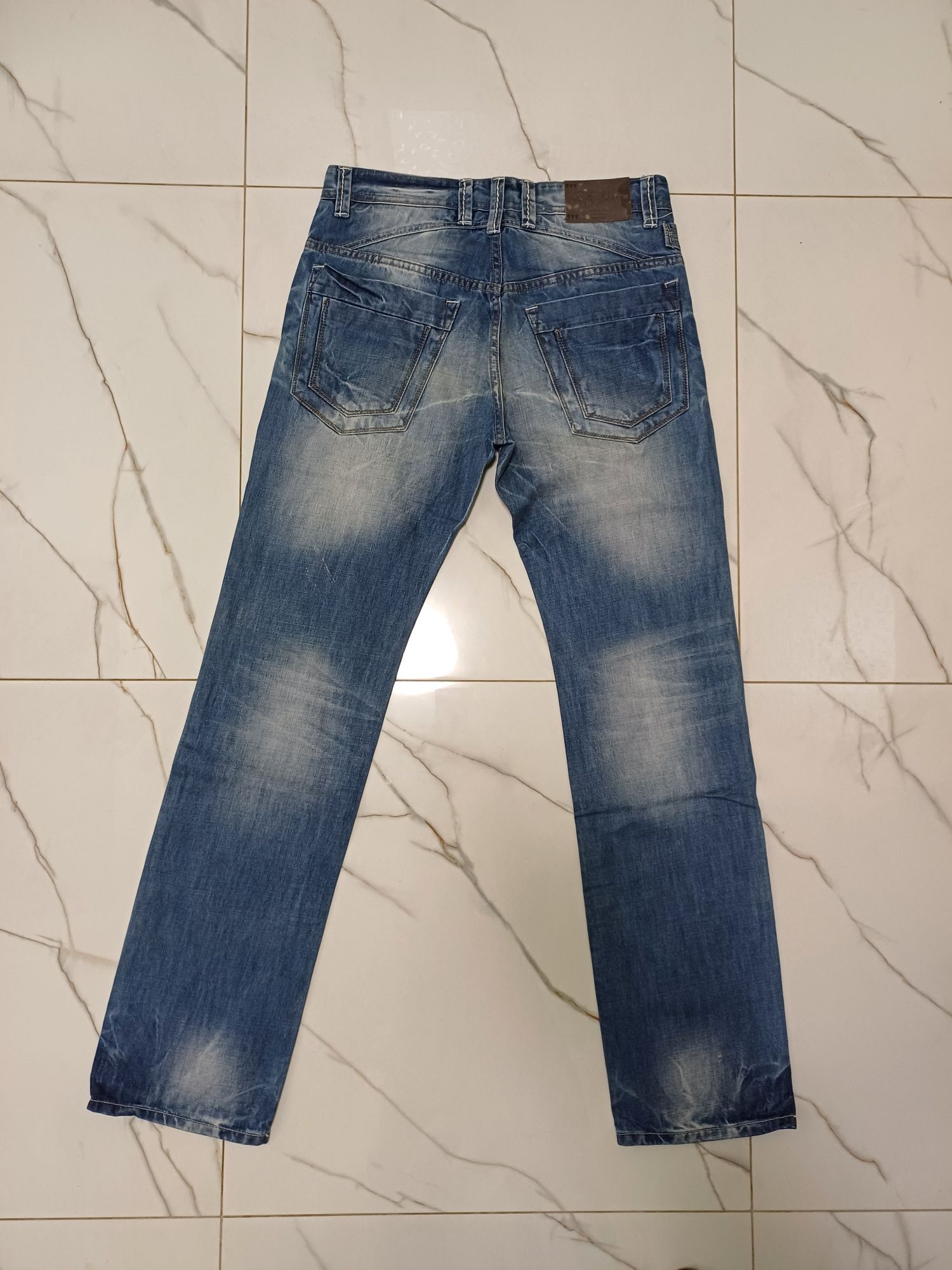 Продаються джинси SIXTH JUNE як нові привезені з Німеччини