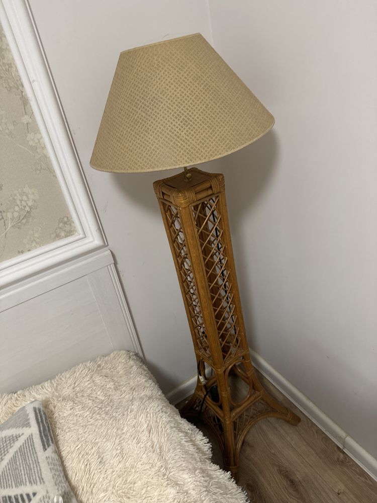 ZESTAW MEBLI RATTAN  Nocny stolik  lampa podłogowa stolik kawowy