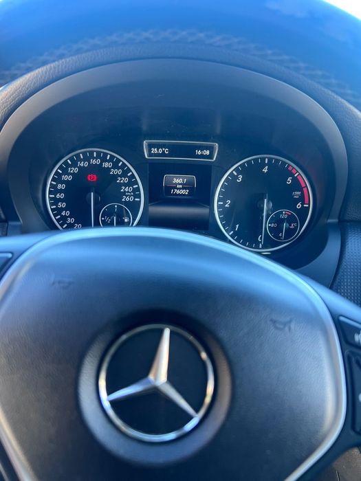 Mercedes Benz A180