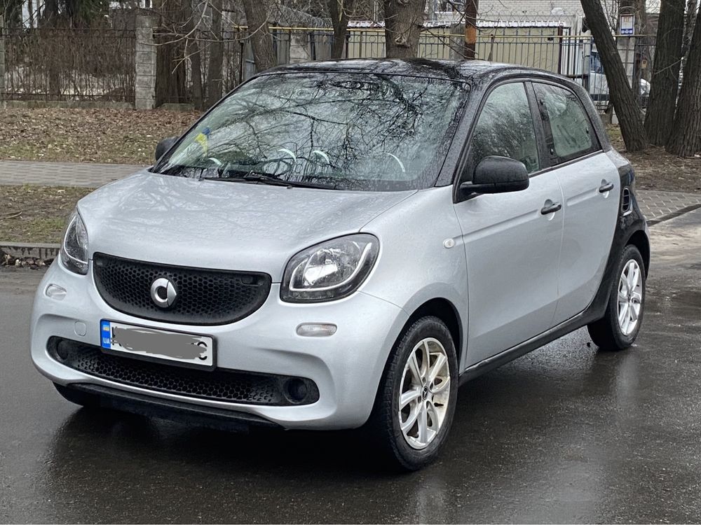 Продам Smart ForFour 2017 модельный год в отличном состоянии!