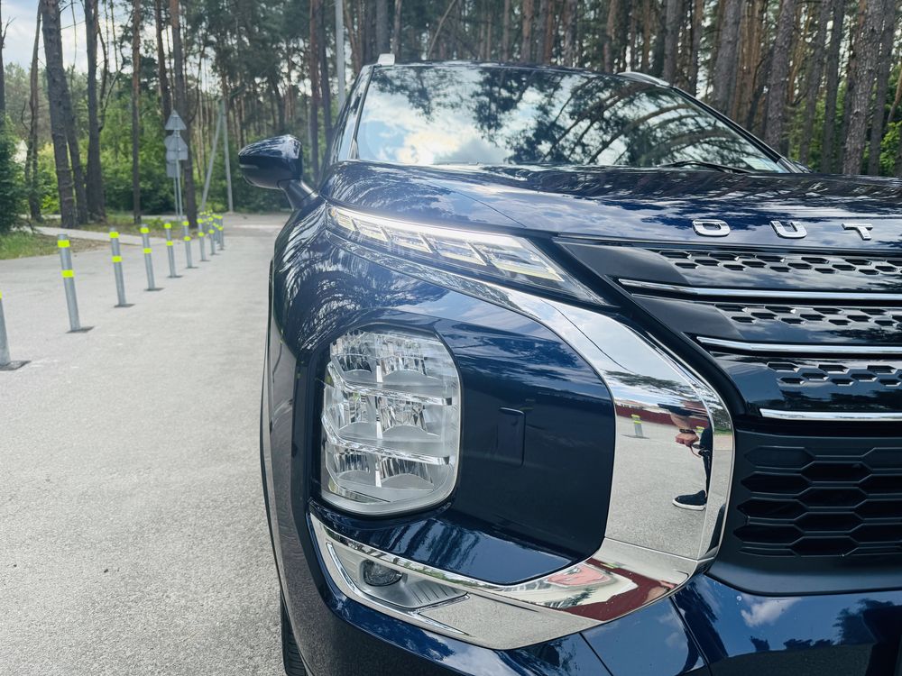 Продам Mitsubishi Outlander 2021 рік 2.5 Бензин SEL в ідеальному стані