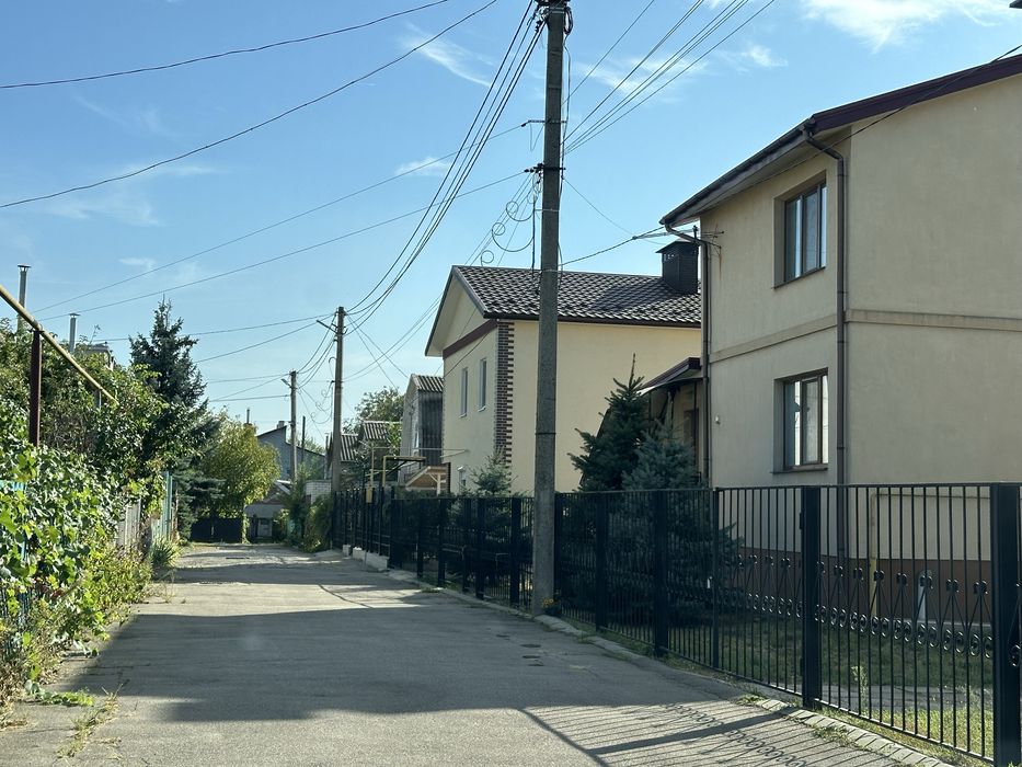 Продаж будинку Великий Луг біля Ренесансу