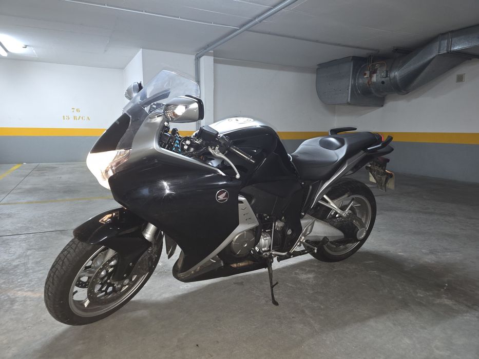 VFR 1200 F versão 2013 como nova
