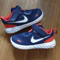 Детские кроссовки 16.5-17cм Nike revolution 6