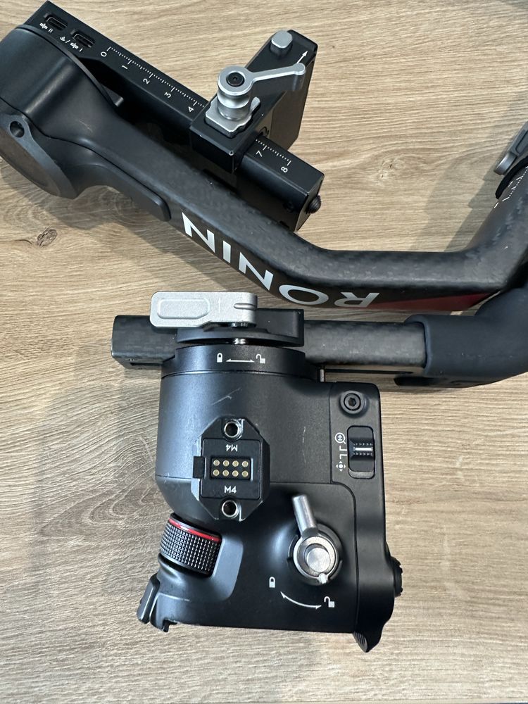 DJI RS 4 Pro Combo + Podwójny uchwyt