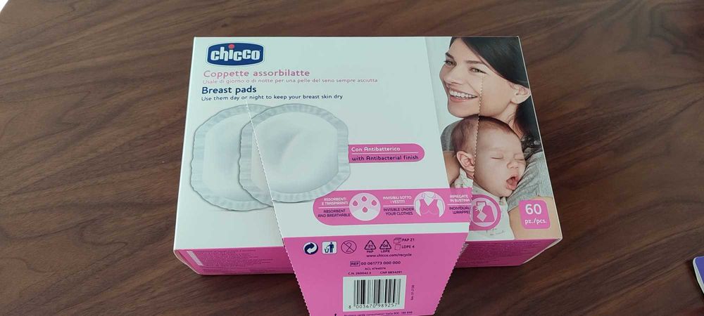 Conchas Medela (protetores de mamilos) + 43 discos absorventes Chicco