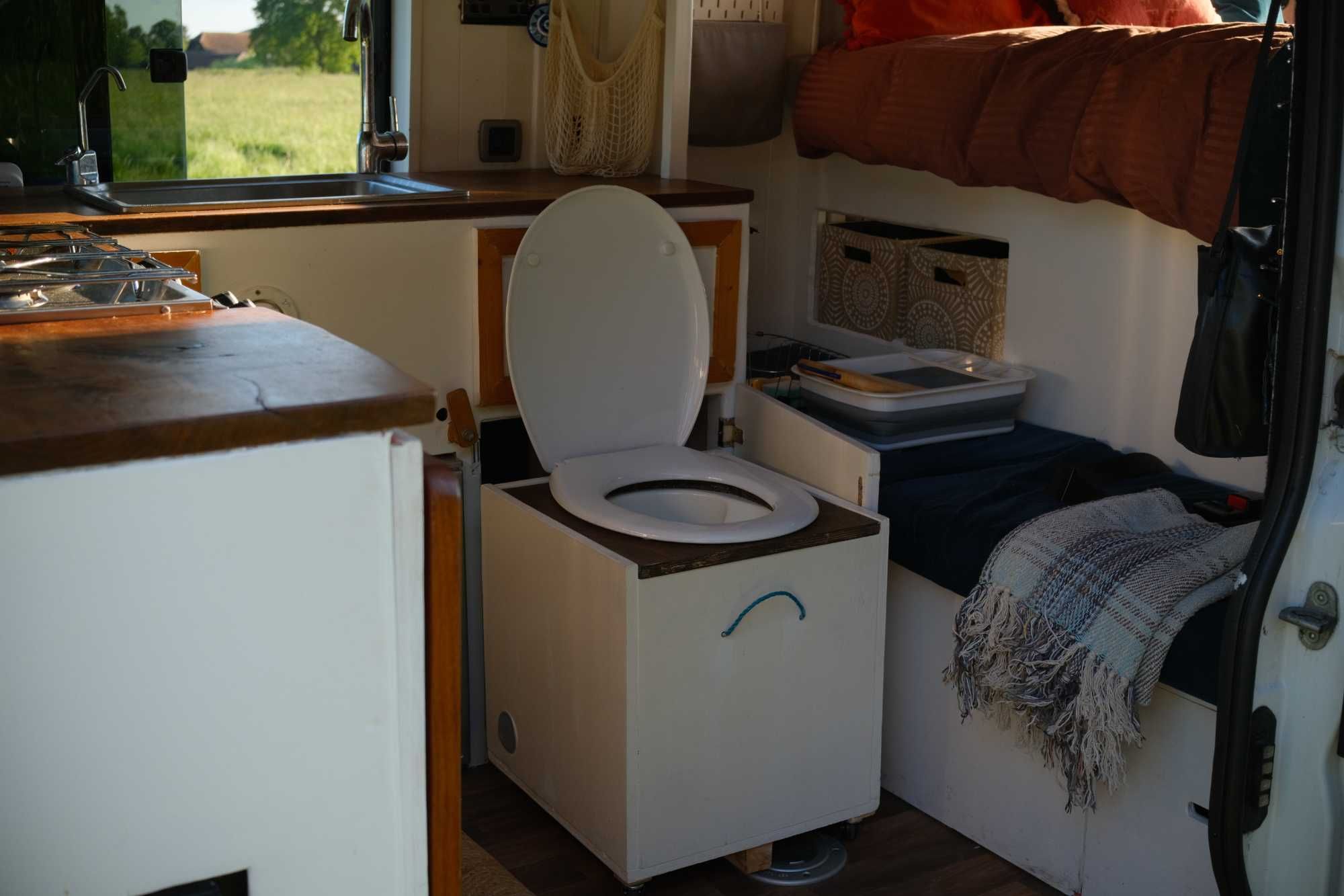 BEAUTIFUL Converted Off-grid Campervan (Peugeot Boxer 2013)