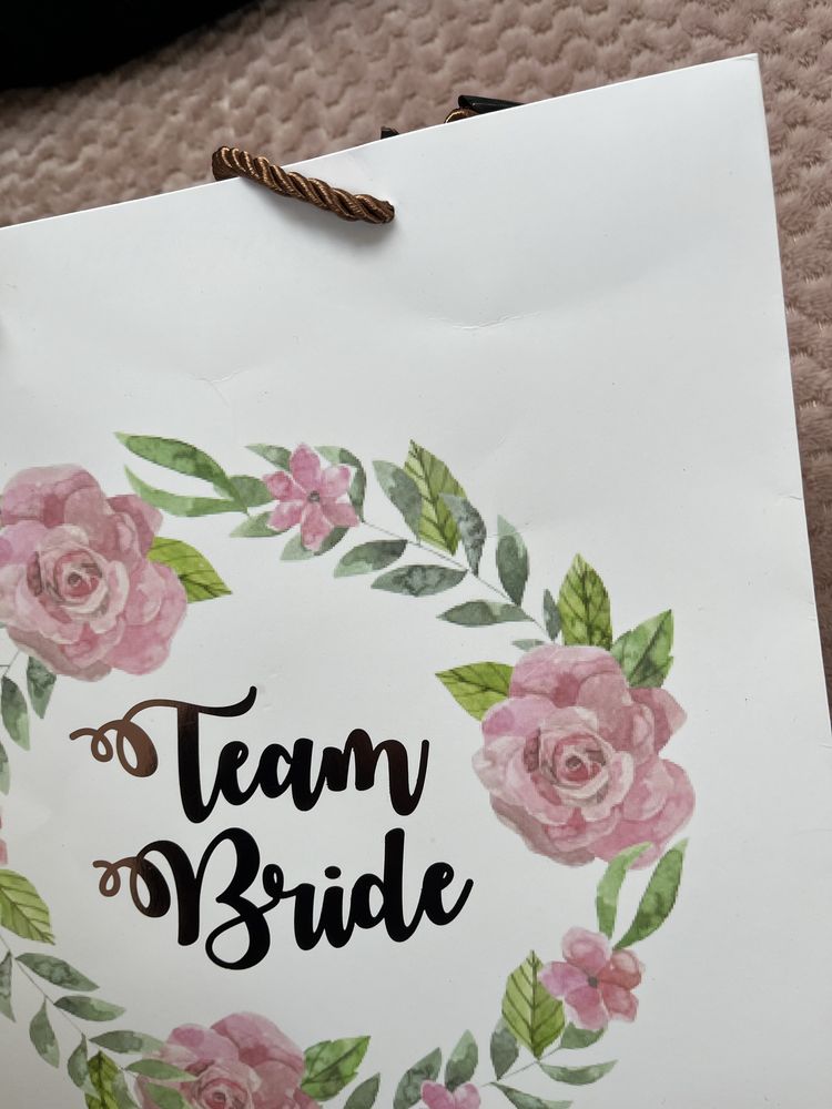 Papierowa torba na prezenty team bride