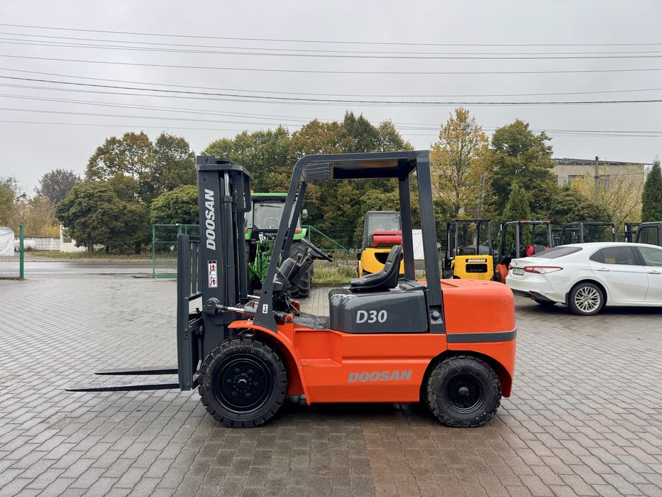 Навантажувач Doosan D30 погрузчик 2008р