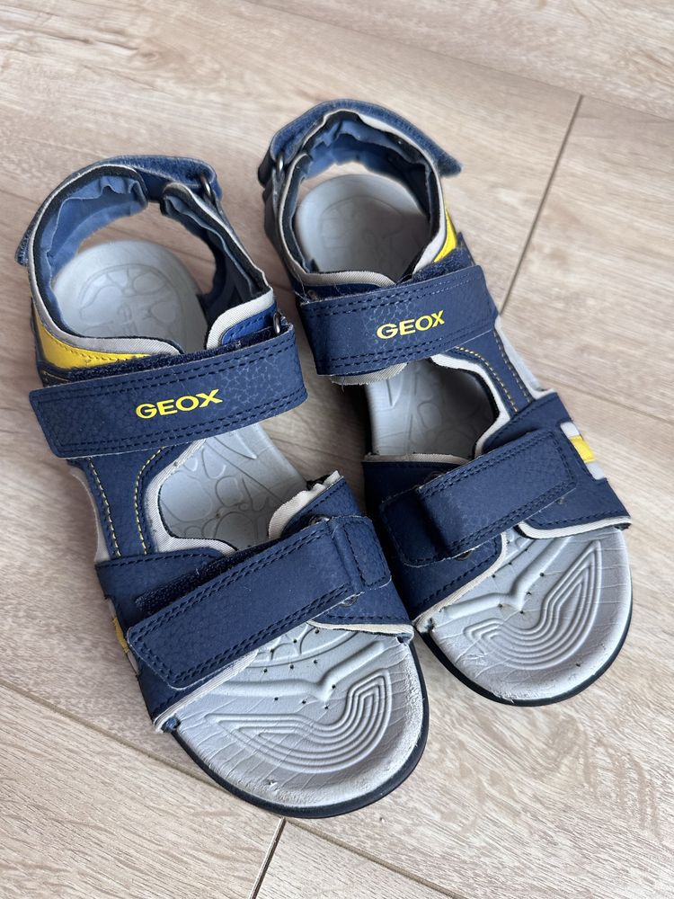 Босоножки Geox кроссовки Adidas футбольные бутсы puma ботинки