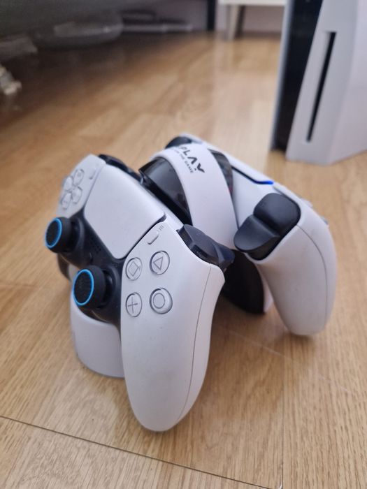 Ps5 com 2 comandos de 850gb