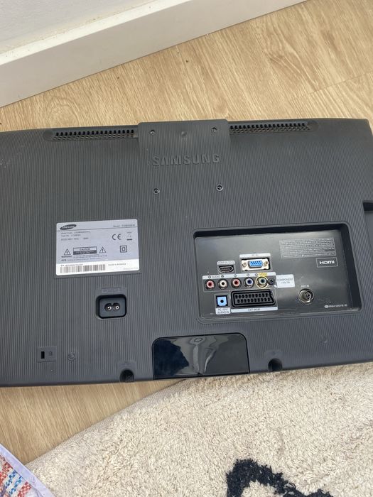 Samsung T22B300EW – Monitor / TV Full HD 22” (com comando)