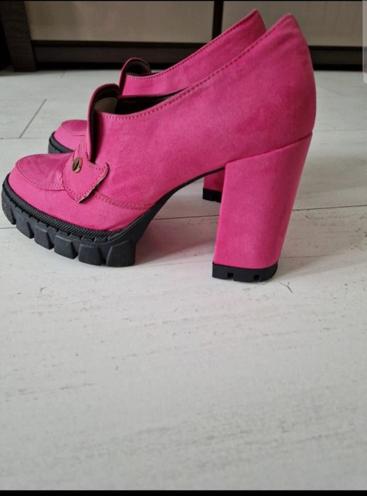 Buty na słupku rozmiar 37