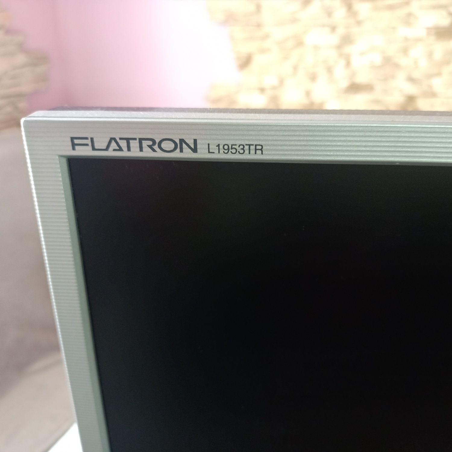 Монитор LG  FLATRON L1953TR