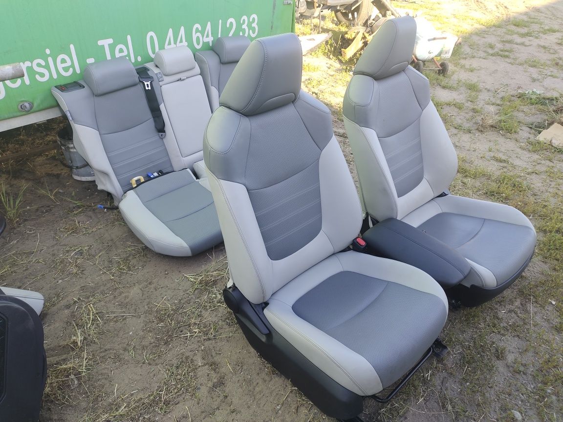 RAV-4  2023р сидіння автосидіння карти  світло сіра шкіра