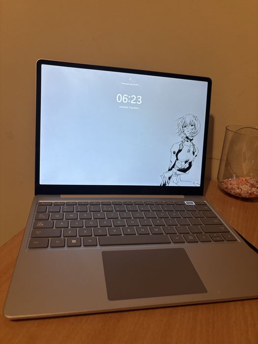 Surface laptop go 2 128 gb