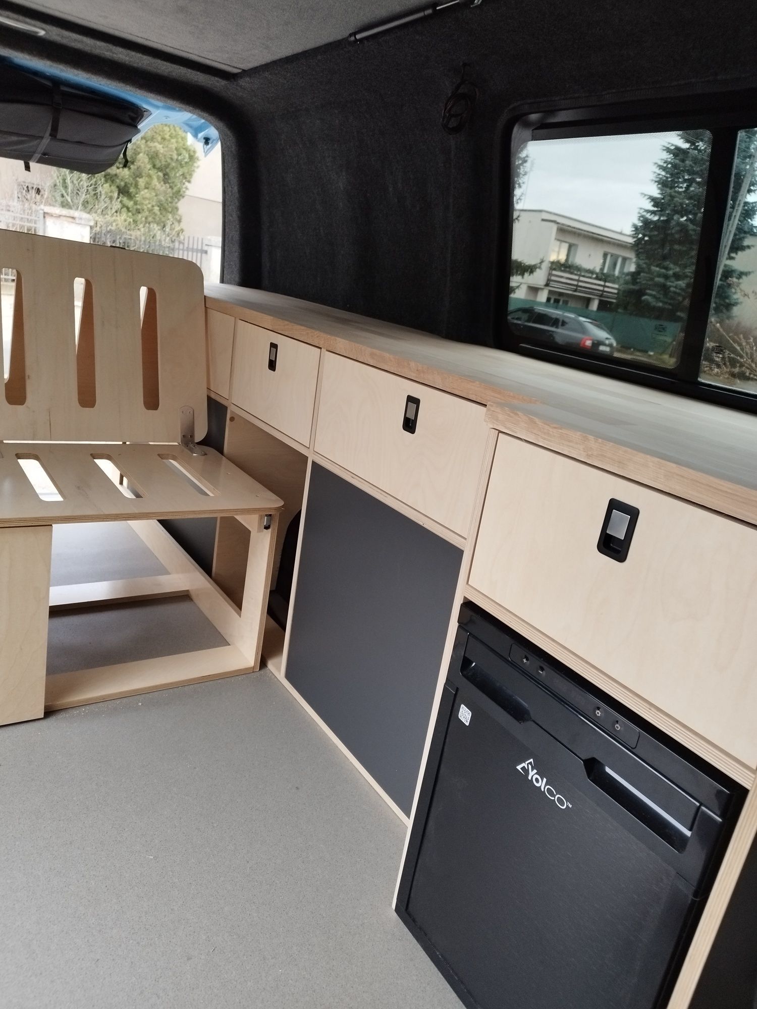 Camper van zabudowy boxy