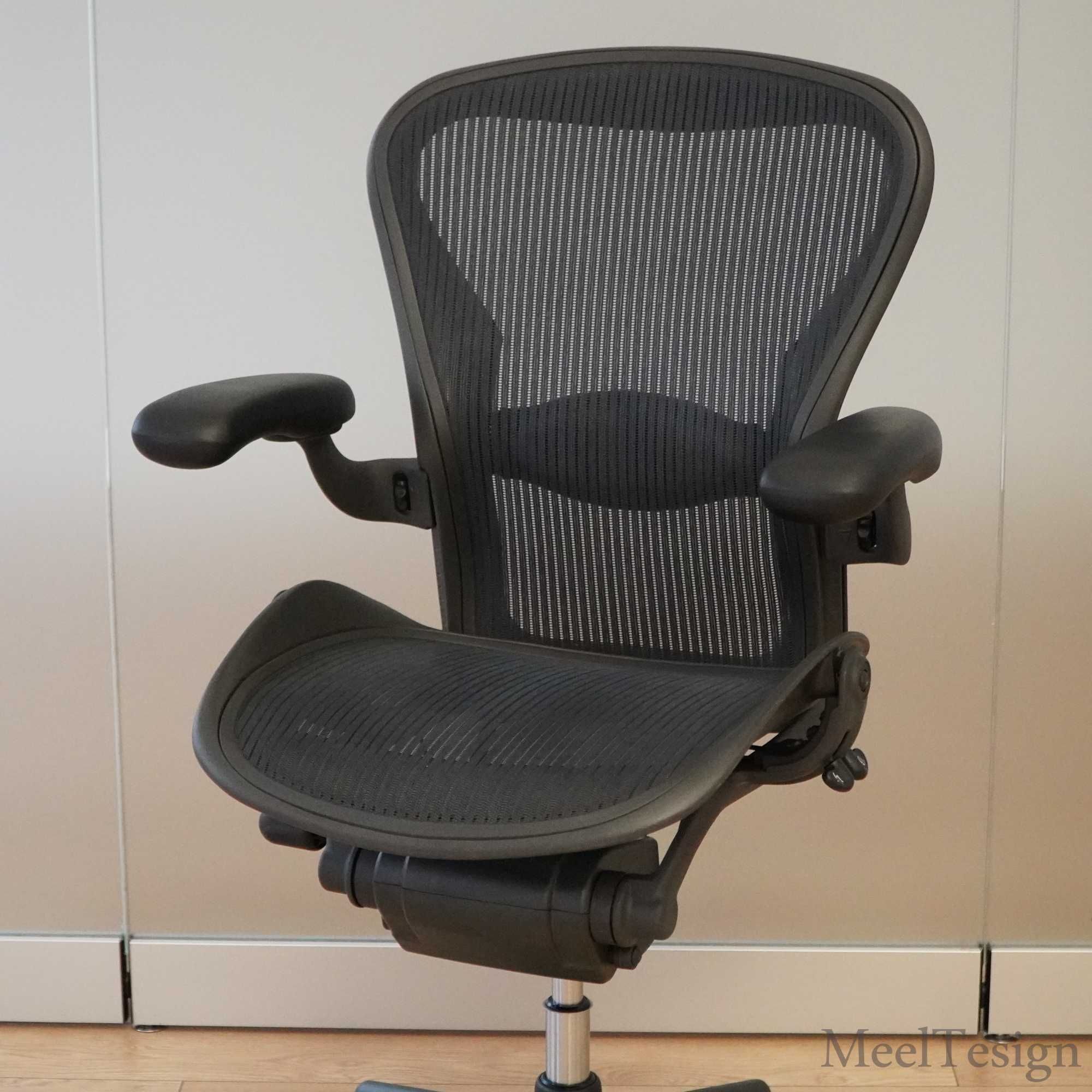 Fotel biurowy Herman Miller Aeron Classic B