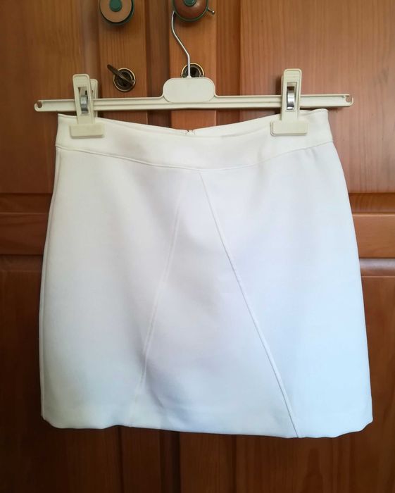 Saia branca Stradivarius, tamanho 34