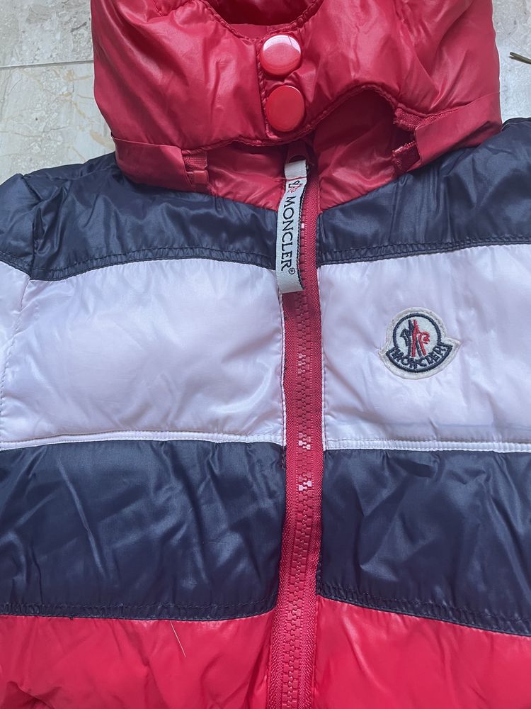 Moncler kurtka zimowa dziecięca na 4 lata Polecam