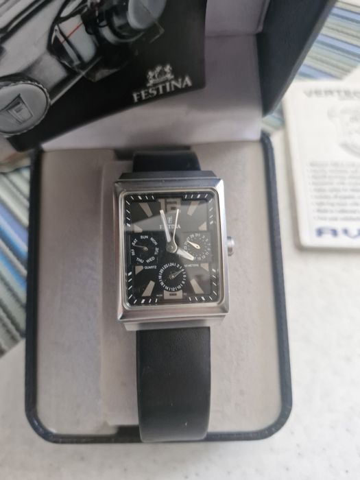Zegarek festina w pudełku