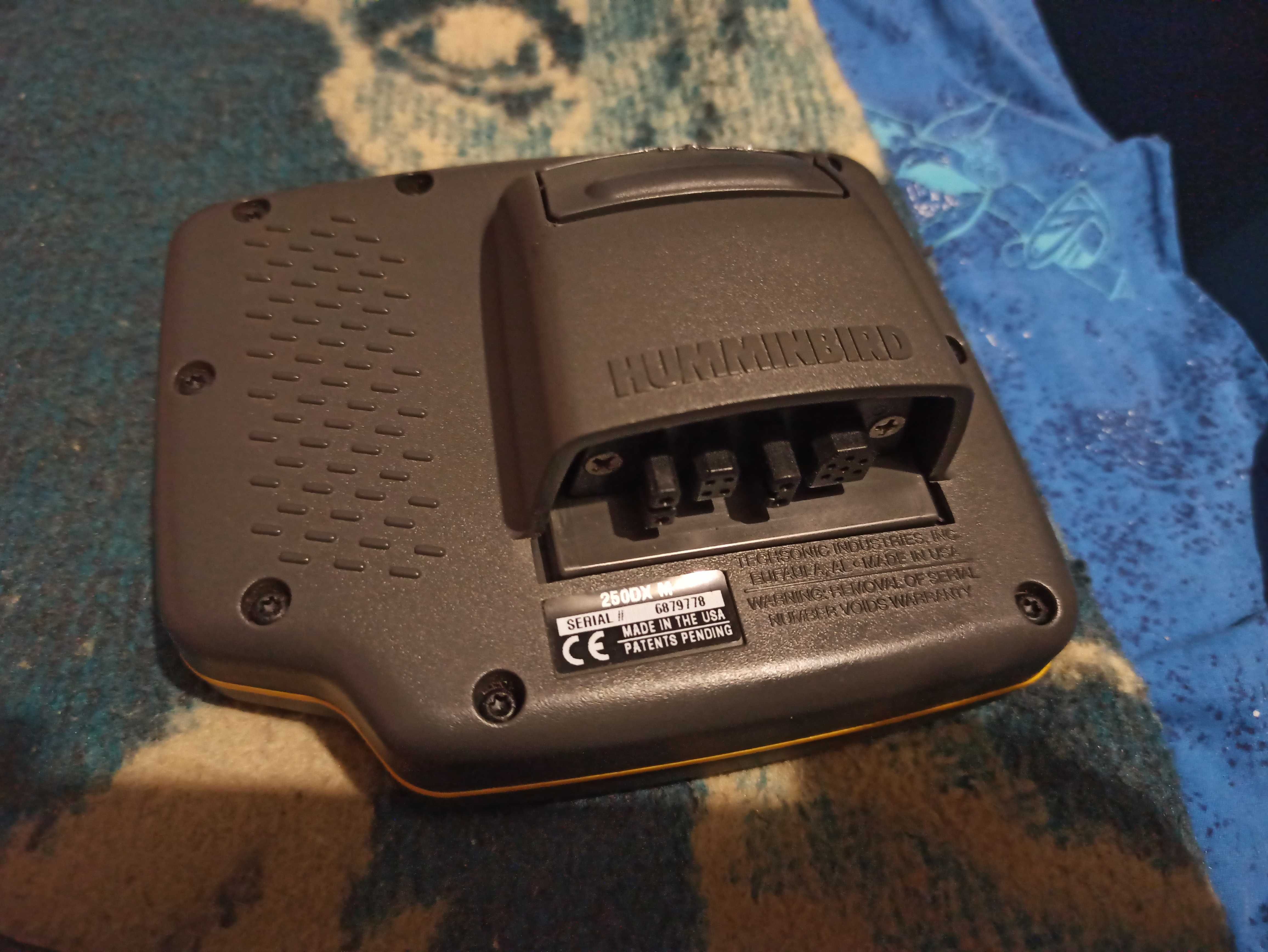 Эхолот 250DX HUMMINBIRD двух лучевой. б/у. только голова.
