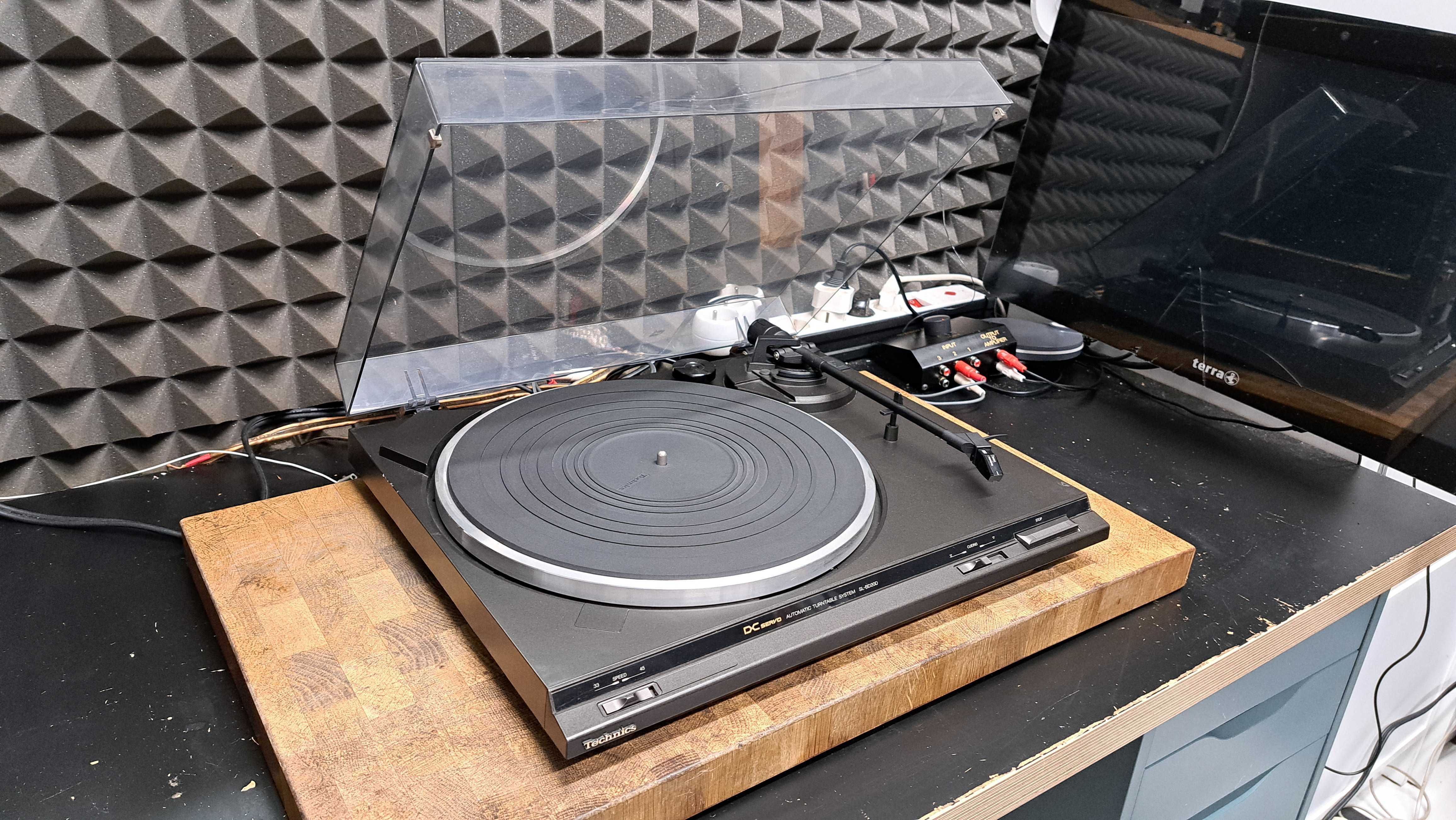 Gramofon Technics SL-BD20D