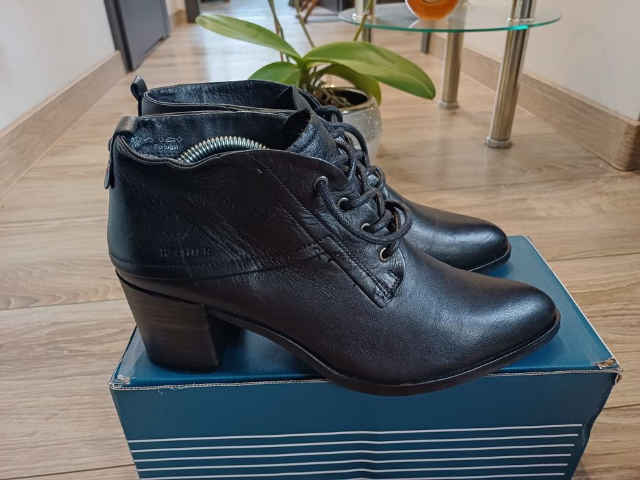 Damskie skórzane botki Daniel Hechter rozm 39.