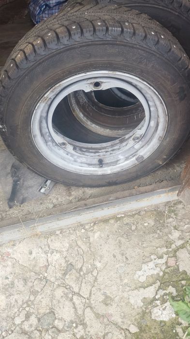 Продам шины с дисками Таврия