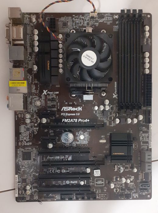 Материнська плата ASROCK FM2A78 PRO4+, процесор AMD A4-X2 4000 3.0 Ghz