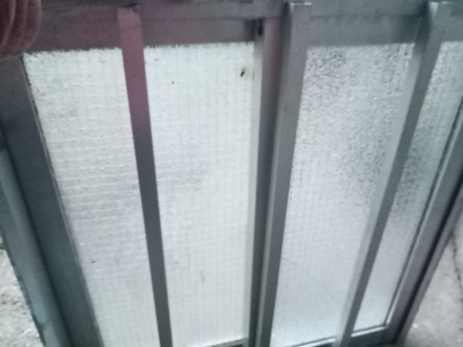 Janela oscilobatente